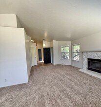 6178 Chesterfield Ln in Reno, NV - Building Photo - Building Photo