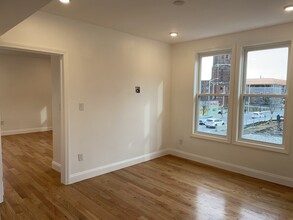 217  Washington St in Lynn, MA - Building Photo - Building Photo