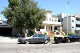 814 S New Hampshire Ave in Los Angeles, CA - Building Photo - Building Photo