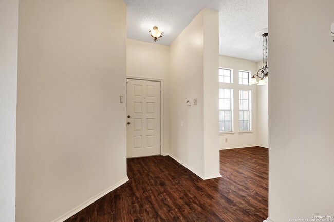 13003 Beacon Park Dr in San Antonio, TX - Foto de edificio - Building Photo