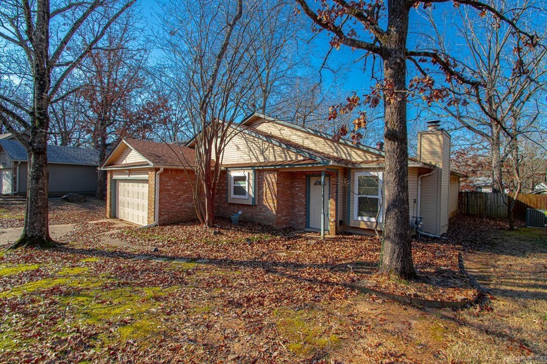 18 Red Oak Pl in Maumelle, AR - Building Photo