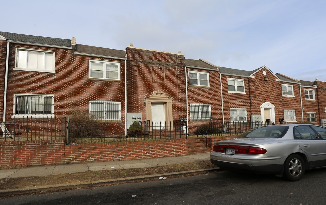 1712 Capitol Ave NE in Washington, DC - Foto de edificio