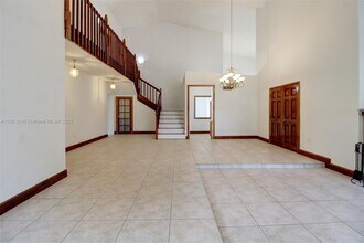 12370 SW 96th St in Miami, FL - Building Photo - Building Photo