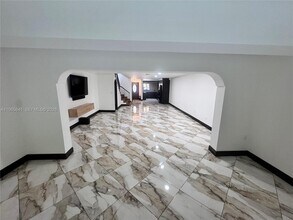 3994 Estepona Ave in Doral, FL - Building Photo - Building Photo