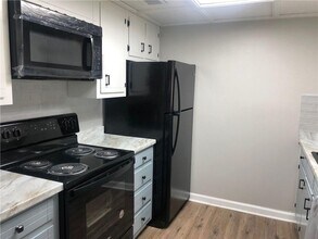 3925 Mountain View Rd in Oakwood, GA - Building Photo - Building Photo