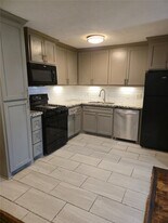 5203 Pensdale St in Houston, TX - Building Photo