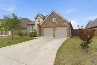 2940 Coral Way in Seguin, TX - Building Photo - Building Photo