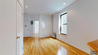68 E 1st St in New York, NY - Building Photo - Building Photo