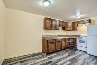 212 Orland St-Unit -27 in Las Vegas, NV - Building Photo - Building Photo