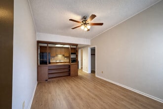 Swanbrook Manor Apartments in Fayetteville, GA - Building Photo - Building Photo