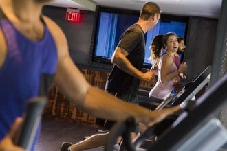 250 N Christopher Columbus Blvd, Unit 1606 in Philadelphia, PA - Foto de edificio - Building Photo