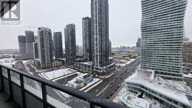 448 Burnhamthorpe Rd W in Mississauga, ON - Building Photo - Building Photo