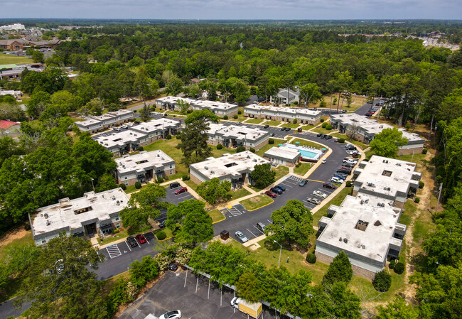 Grove at Westgate- NEWLY RENOVATED in Dothan, AL - Foto de edificio - Building Photo