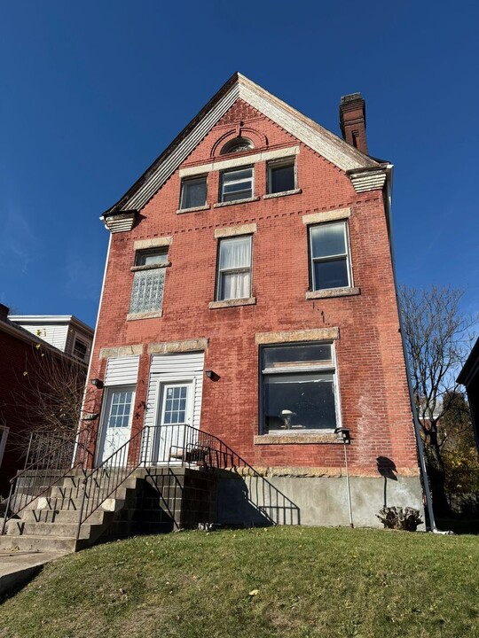 849 Highview St in Pittsburgh, PA - Building Photo