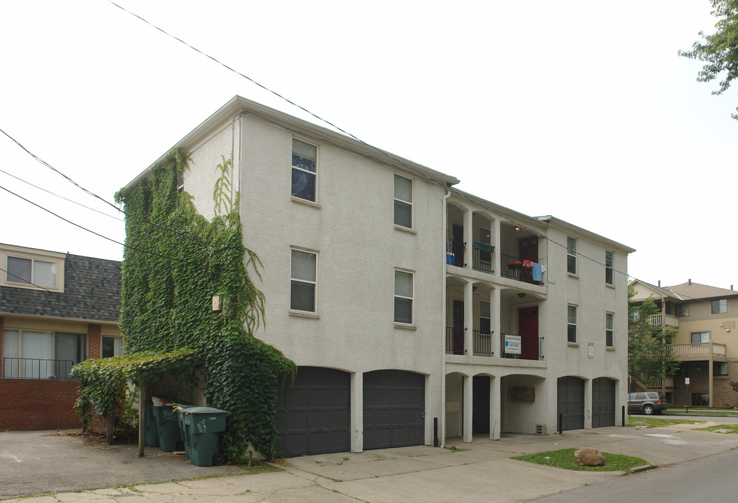 156 W 8th Ave in Columbus, OH - Building Photo