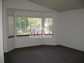 488 S 70th St in Springfield, OR - Building Photo - Building Photo