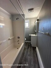 148 Monroe St, Unit Floor 2 in Archbald, PA - Building Photo - Building Photo