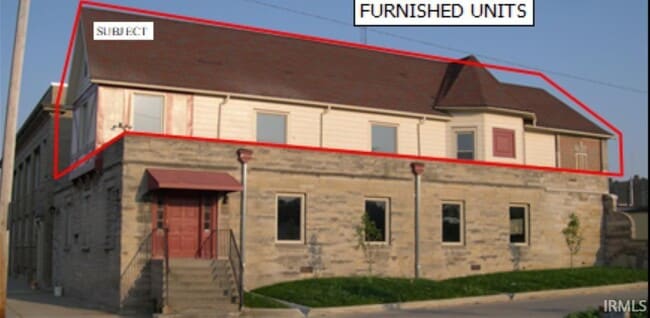 property at 208 E Mulberry St