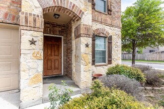102 Ville Serene in San Antonio, TX - Building Photo - Building Photo
