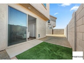 8299 N Sarival Ave in Glendale, AZ - Building Photo - Building Photo