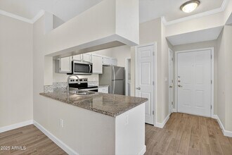 5401 E Van Buren St in Phoenix, AZ - Building Photo - Building Photo