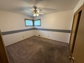 4004 Reservoir Blvd in Columbia Heights, MN - Foto de edificio - Building Photo