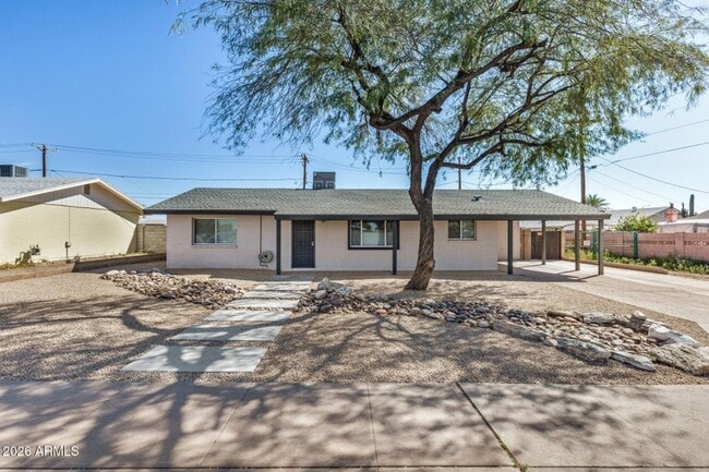 property at 605 N Saguaro