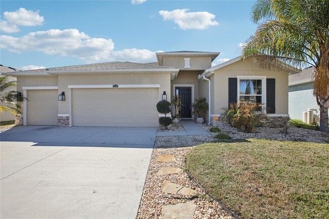 10747 Laxer Cay Loop in San Antonio, FL - Building Photo - Building Photo