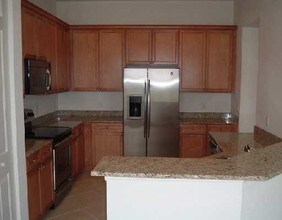 477 Pacific Grove Dr-Unit -1 in West Palm Beach, FL - Foto de edificio - Building Photo