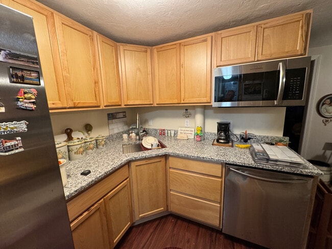 3 Cook St in Douglas, MA - Foto de edificio - Building Photo