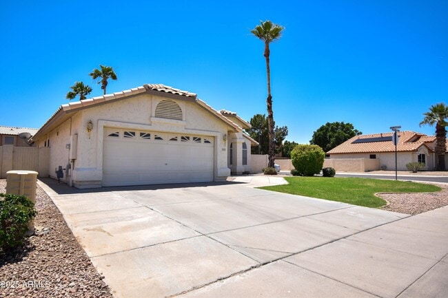 9759 W Mohawk Ln in Peoria, AZ - Foto de edificio - Building Photo