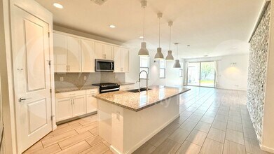 6733 W Vly Vw Dr in Phoenix, AZ - Building Photo - Building Photo