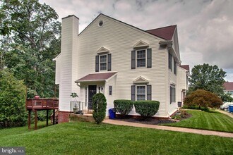 200 Sulgrave Ct in Sterling, VA - Building Photo - Building Photo