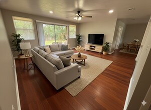 1355 Lamanto Ave E in Jacksonville, FL - Building Photo - Building Photo