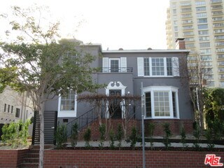 437 Shirley Pl in Beverly Hills, CA - Building Photo