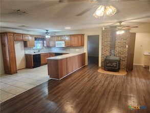 8451 Bottoms East Rd in Troy, TX - Building Photo - Building Photo