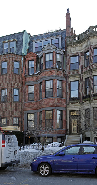 230 Commonwealth in Boston, MA - Building Photo