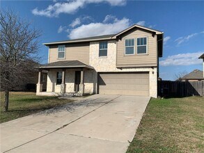 328 Almquist St in Hutto, TX - Building Photo - Building Photo