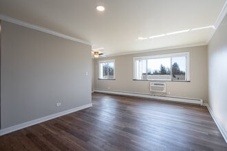5118 Fairview in Downers Grove, IL - Building Photo - Interior Photo