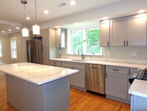 12 Park Pl in Arlington, MA - Building Photo - Building Photo