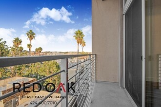 453 S Kenmore Ave in Los Angeles, CA - Building Photo - Building Photo