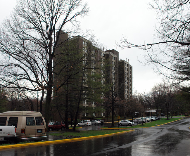 Arcola Towers