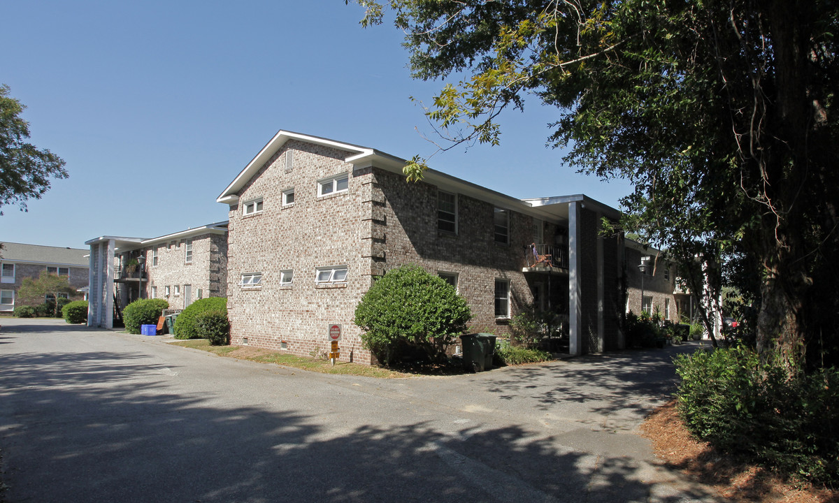 Sans Souci on the Ashley in Charleston, SC - Building Photo