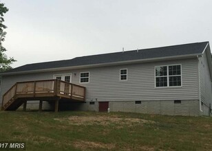 160 Tabasco Ln in Hedgesville, WV - Building Photo - Building Photo