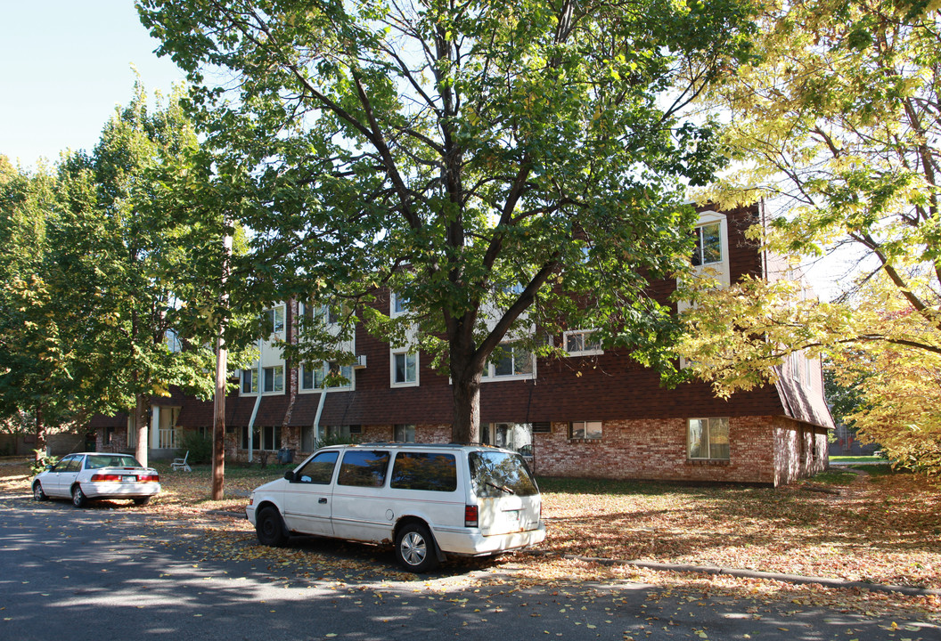 2713 2nd Ave S in Minneapolis, MN - Foto de edificio