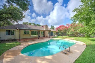7000 Greenock St in Austin, TX - Building Photo - Building Photo