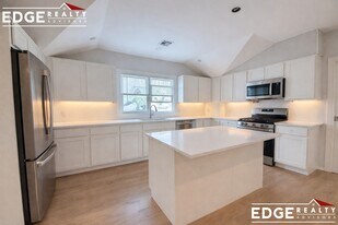 28 Brooks St, Unit 3 in Boston, MA - Building Photo