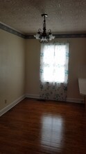 7055 St John Rd in Elizabethtown, KY - Foto de edificio - Building Photo