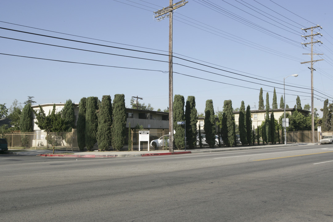 Oxnard / Carpenter Apartment in North Hollywood, CA - Building Photo