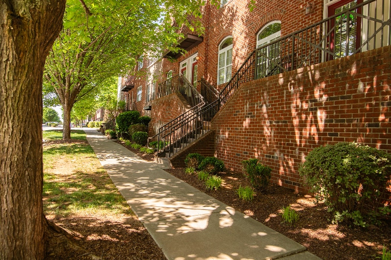 223 Harbour Pl Dr in Davidson, NC - Building Photo